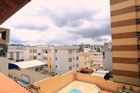 Casa para alugar com 250m², 6 quartos e 2 vagasVista do Quarto