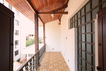 Casa para alugar com 250m², 6 quartos e 2 vagasVaranda do Quarto