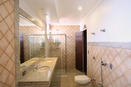 Casa para alugar com 250m², 6 quartos e 2 vagasBanheiro da Suíte