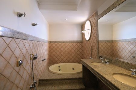 Casa para alugar com 250m², 6 quartos e 2 vagasBanheiro da Suíte