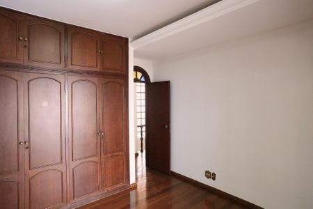 Casa para alugar com 250m², 6 quartos e 2 vagasQuarto 1