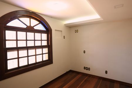 Casa para alugar com 250m², 6 quartos e 2 vagasQuarto 3