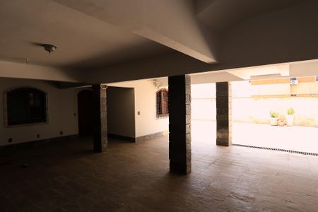 Casa para alugar com 250m², 6 quartos e 2 vagasGaragem