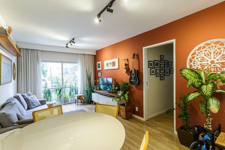 Sala de apartamento à venda com 2 quartos, 72m² em Vila Olímpia, São Paulo