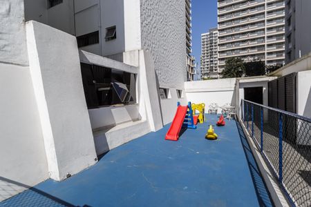 Apartamento para alugar com 72m², 2 quartos e 1 vaga Apartamento para alugar com 72m², 2 quartos e 1 vagaÁrea comum - Playground