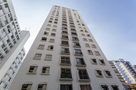 Apartamento para alugar com 72m², 2 quartos e 1 vaga Apartamento para alugar com 72m², 2 quartos e 1 vagaFachada