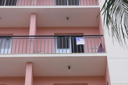 Apartamento à venda com 52m², 2 quartos e 1 vagaPaca instalada na grade da sacada (4 andar) - Código da placa ZNHJ-1311