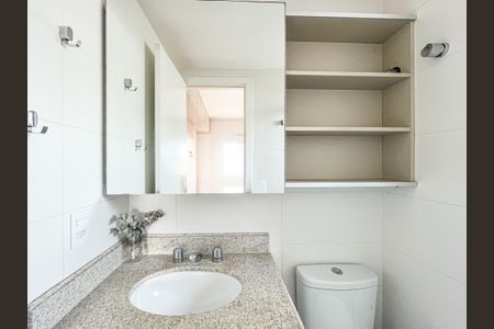 Apartamento à venda com 64m², 2 quartos e 2 vagasBanheiro da Suíte