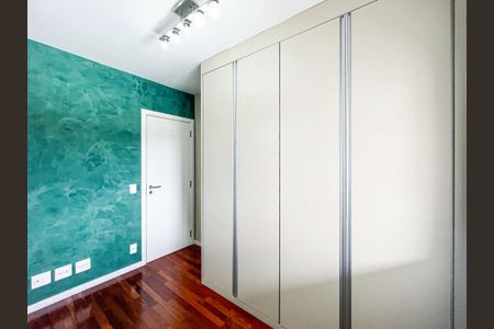 Apartamento à venda com 64m², 2 quartos e 2 vagasQuarto 2