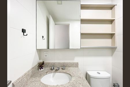 Apartamento à venda com 64m², 2 quartos e 2 vagasBanheiro Social