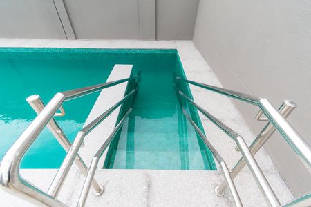 Apartamento à venda com 34m², 2 quartos e sem vagaÁrea comum - Piscina