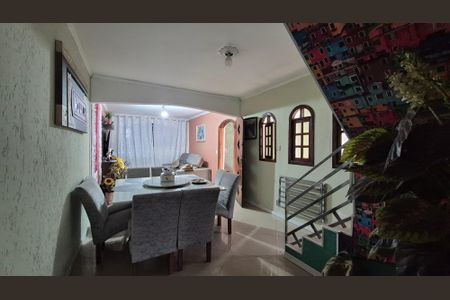 Casa à venda com 200m², 3 quartos e 2 vagasSala