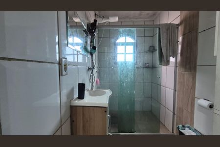 Casa à venda com 200m², 3 quartos e 2 vagasBanheiro