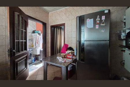 Casa à venda com 200m², 3 quartos e 2 vagasCozinha - Casa fundos