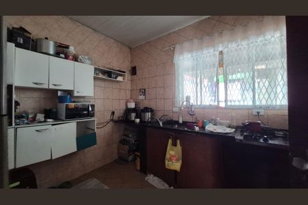 Casa à venda com 200m², 3 quartos e 2 vagasCozinha - Casa fundos