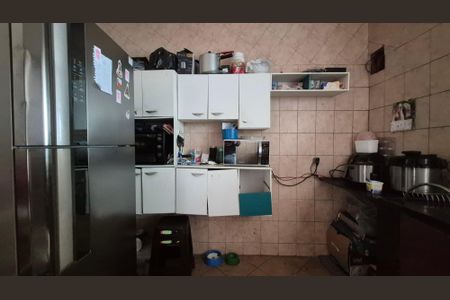 Casa à venda com 200m², 3 quartos e 2 vagasCozinha - Casa fundos