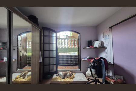 Casa à venda com 200m², 3 quartos e 2 vagasSuíte