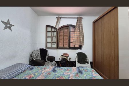 Casa à venda com 200m², 3 quartos e 2 vagasQuarto 2