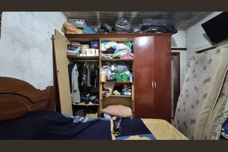 Casa à venda com 200m², 3 quartos e 2 vagasQuarto - Casa fundos