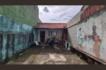 Casa à venda com 200m², 3 quartos e 2 vagasArea externa - Casa fundos