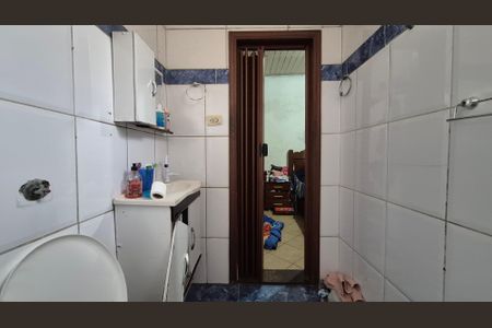 Casa à venda com 200m², 3 quartos e 2 vagasBanheiro - Casa fundos