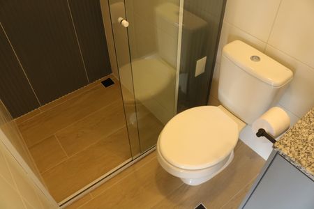 Banheiro de kitnet/studio para alugar com 1 quarto, 32m² em Pompeia, São Paulo