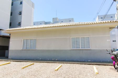 Apartamento para alugar com 48m², 2 quartos e 1 vaga Apartamento para alugar com 48m², 2 quartos e 1 vagaÁrea comum - Salão de festas