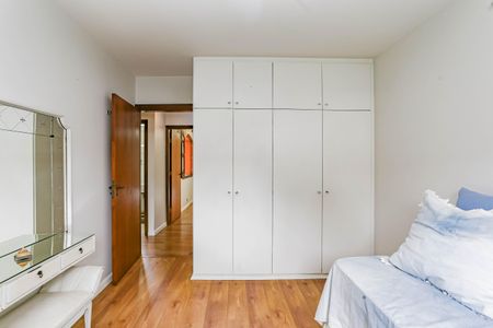 Casa de condomínio à venda com 245m², 4 quartos e 4 vagasQuarto 1