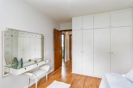 Casa de condomínio à venda com 245m², 4 quartos e 4 vagasQuarto 1