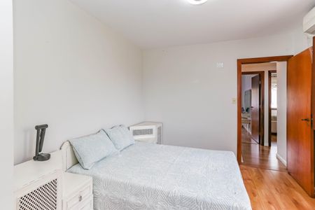 Casa de condomínio à venda com 245m², 4 quartos e 4 vagasSuíte 1