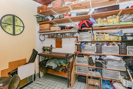 Casa de condomínio à venda com 245m², 4 quartos e 4 vagasDeposito