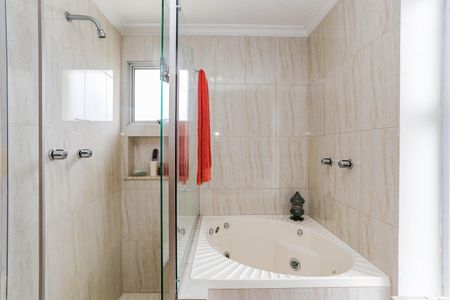 Casa de condomínio à venda com 245m², 4 quartos e 4 vagasBanheiro da Suíte 1