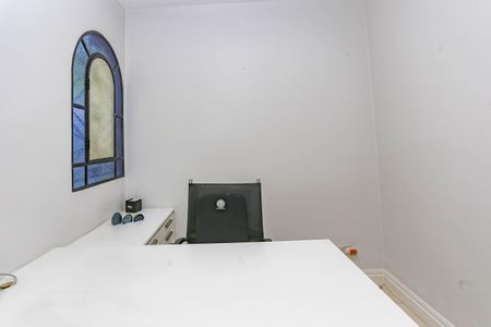 Casa de condomínio à venda com 245m², 4 quartos e 4 vagasEscritório