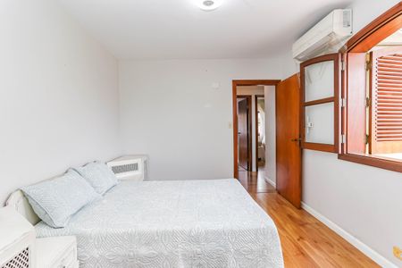 Casa de condomínio à venda com 245m², 4 quartos e 4 vagasSuíte 1