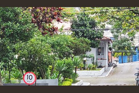 Casa de condomínio à venda com 245m², 4 quartos e 4 vagasFachada