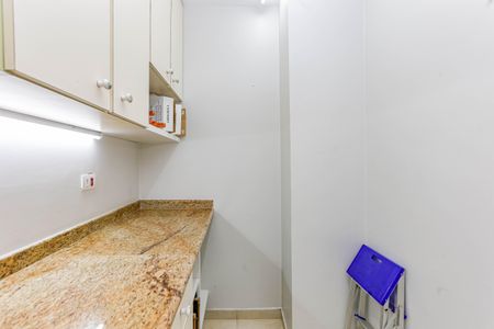 Casa de condomínio à venda com 245m², 4 quartos e 4 vagasDispensa