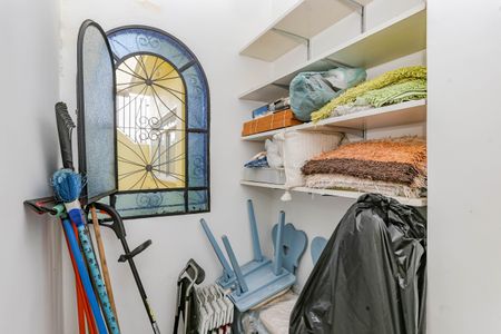 Casa de condomínio à venda com 245m², 4 quartos e 4 vagasDeposito