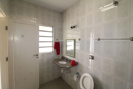 Casa à venda com 292m², 4 quartos e 4 vagasQuarto 4 - Banheiro