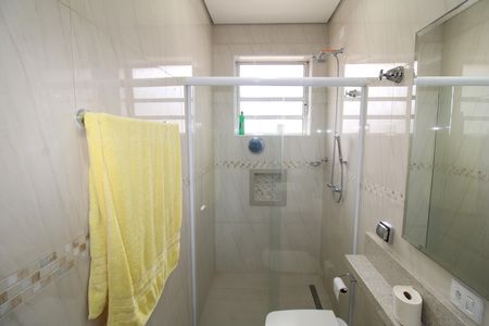 Casa à venda com 292m², 4 quartos e 4 vagasQuarto 1 - Banheiro