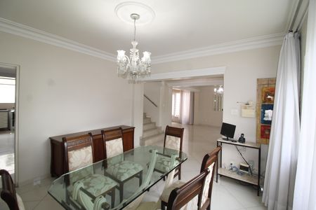 Casa à venda com 292m², 4 quartos e 4 vagasSala de Jantar