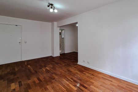 Sala de apartamento para alugar com 3 quartos, 74m² em Vila Gumercindo, São Paulo