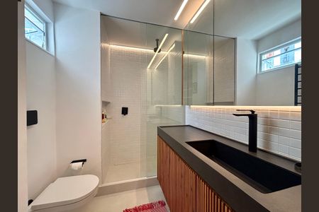 Apartamento para alugar com 70m², 2 quartos e 1 vaga Apartamento para alugar com 70m², 2 quartos e 1 vagaSuite - banheiro