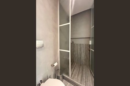 Apartamento para alugar com 70m², 2 quartos e 1 vaga Apartamento para alugar com 70m², 2 quartos e 1 vagaBanheiro social