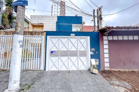 Casa à venda com 150m², 3 quartos e 2 vagasFachada com Plaquinha