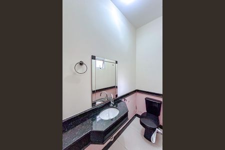 Casa à venda com 150m², 3 quartos e 2 vagasLavabo