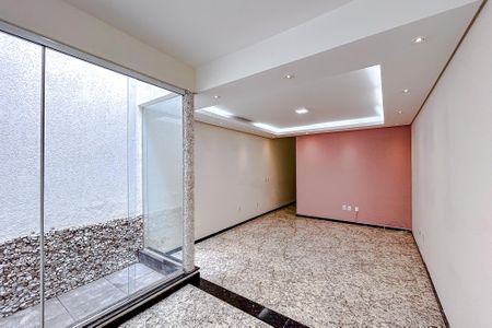 Casa à venda com 150m², 3 quartos e 2 vagasSala