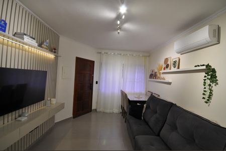 Casa de condomínio à venda com 73m², 2 quartos e 1 vagaSala