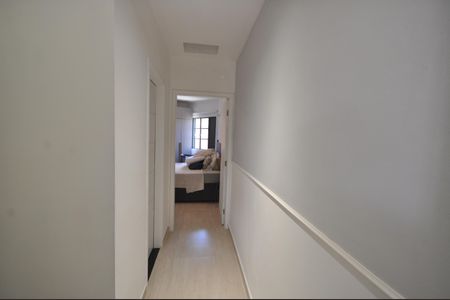 Casa de condomínio à venda com 73m², 2 quartos e 1 vagaCorredor