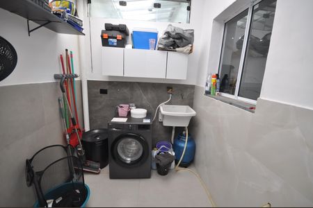 Casa de condomínio à venda com 73m², 2 quartos e 1 vagaÁrea de Serviço