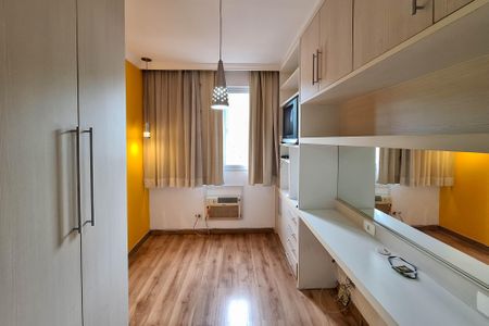 Quarto 1 de apartamento para alugar com 2 quartos, 56m² em Centro, Niterói
